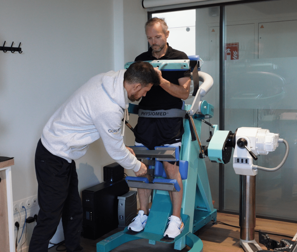 INstallation d'un patient sur un dispositif isocinétique